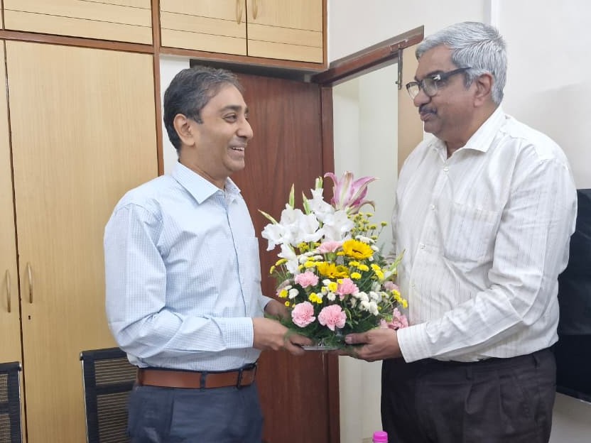 Shri Atulya Chandra, Managing Director of Hager India, being welcomed at the Shreetuvis office