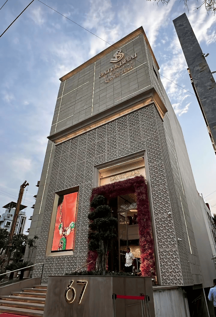 Batukbhai Jewellers, Shankarnagar showroom interior with electrified lighting and retail fit-out