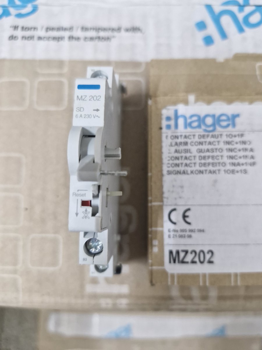 Hager MZ202 — Alarm contact 1C+1O 6A 240V AC