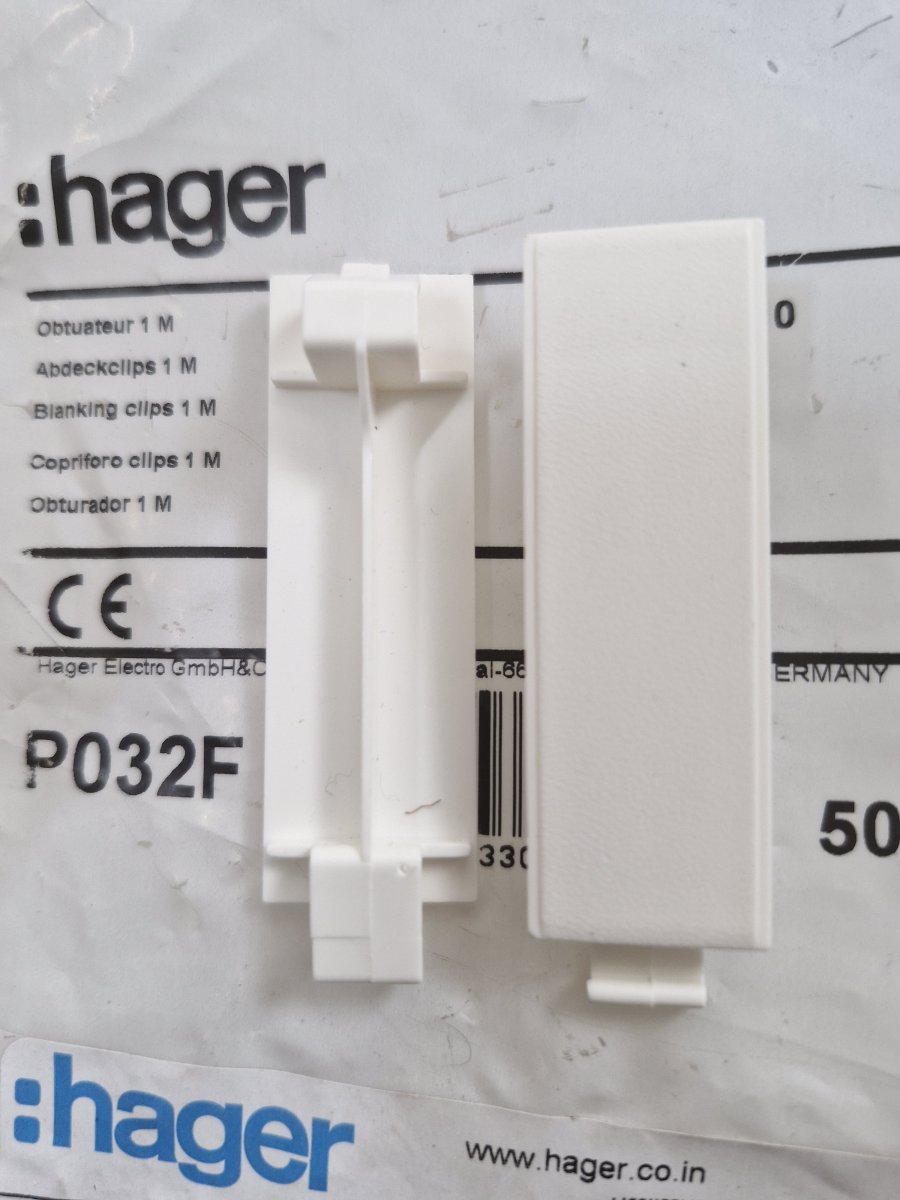 Hager P032F — Cover strips,universal,for 1 module